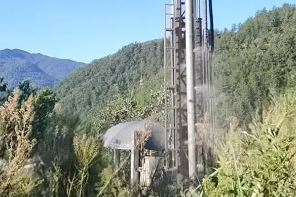  湖北襄阳周总现场测水反馈：使用普奇S150找水仪，定点3号水源喷涌而出